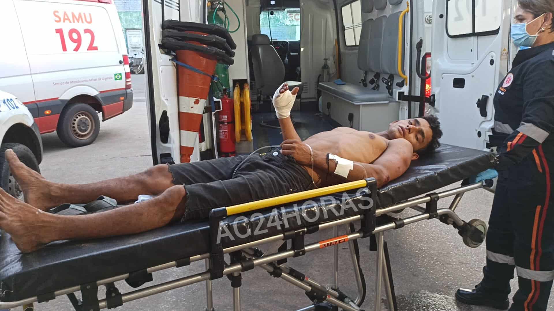 Homem Recebe Corretivo De Fac O A Golpes De Ripa E Um Tiro Na M O