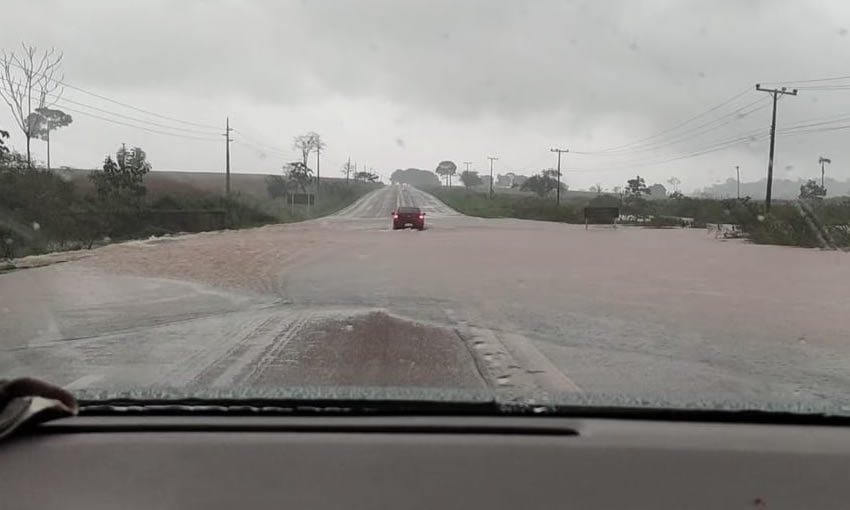 Chuva Alaga Trechos Da Rodovia AC 40 E Deixa Motoristas Ilhados