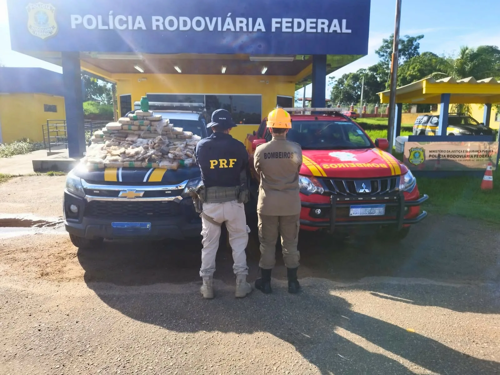 Casal Colombiano Preso Mais De Kg De Drogas No Trevo De