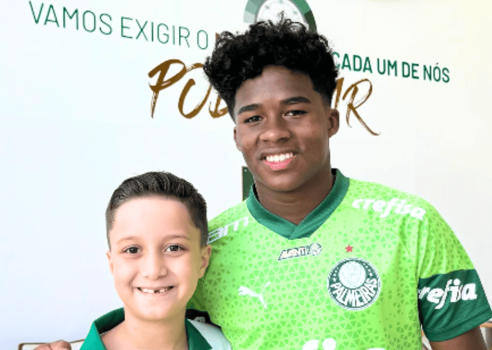 Filho De Influenciadora Acreana Realiza Sonho De Conhecer O Jogador