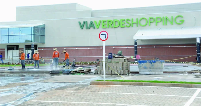 Após reportagem de ac24horas, juiz manda Via Verde Shopping tirar tapumes da loja Ponto Sem Nó