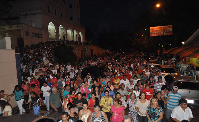 Procissão de Corpus Christi leva milhares de fiéis às ruas de Rio Branco