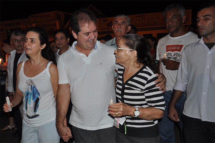 Governador Sebastião Viana e senador Sérgio Petecão participam da procissão de Corpus Christi