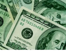 Dólar opera instável após passar de R$ 2,50