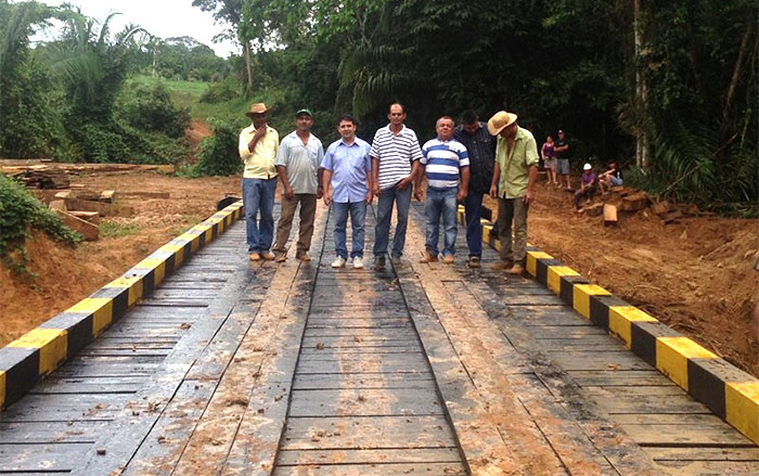 Prefeitura de Epitaciolândia entrega ponte para comunidade do Ramal dos Pereira