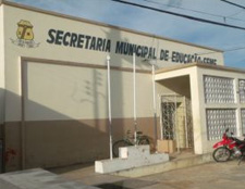 Prédio público é usado como consultório particular na cidade de Sena Madureira