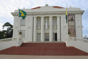 Palácio Rio Branco e outros prédios públicos recebem iluminação especial
