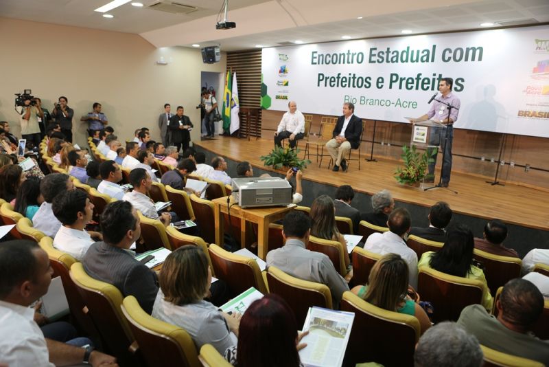 Confederação Nacional dos Municípios promove encontro em Rio Branco