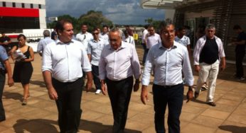 No Acre, ministro do Turismo Gastão Vieira conhece a Oca e a Biblioteca Pública