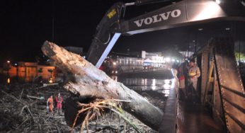 Nível do Rio Acre alcança os 16 metros na capital; “operação balseiro” segue pela noite na Ponte Metálica