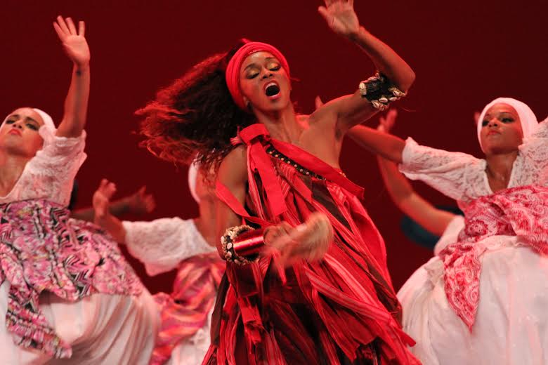 Balé Folclórico da Bahia estreia turnê nacional em Rio Branco