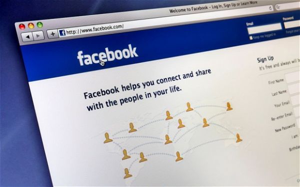 Facebook sai do ar para alguns usuários