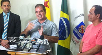Governador do Acre, Sebastião Viana assina decreto de calamidade pública por causa da cheia do Madeira