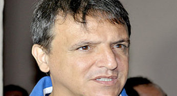 No rádio, Márcio Bittar questiona gastos do governo com cargos