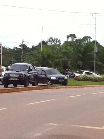 Impacientes com protestos na Dias Martins, motoristas infringem a lei de trânsito