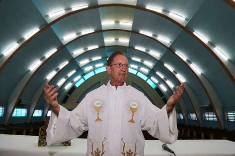 No AM, Igreja promove missas em cinco idiomas para estrangeiros na Copa