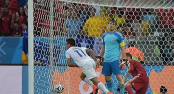 Chile vence Espanha por 2 a 0 e elimina atuais campeões mundiais da Copa