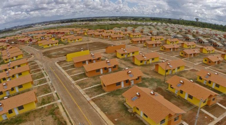 Após denúncias de fraude, governo do Acre faz faxina em conjuntos habitacionais