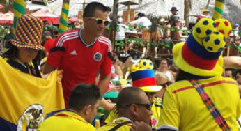 Colombianos comemoram nova vitória na Praia do Futuro, em Fortaleza