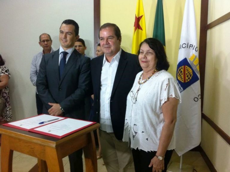 Governador Sebastião Viana empossa novo secretário
