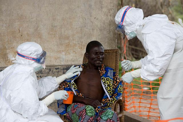 Ebola: vacinas experimentais estarão disponíveis no início de 2015