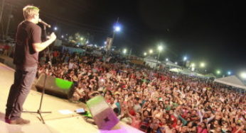 Show reúne oito mil na abertura da ExpoAcre Juruá