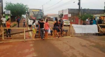 Moradores fecham estrada da Sobral em protesto