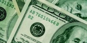 Dólar fecha acima de R$ 2,56 pela primeira vez em nove anos