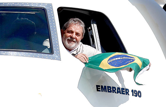 PSDB tenta impedir pouso do avião de Lula no aeroporto