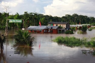 Mais de 40 famílias estão desabrigadas com a cheia do Rio Gregório