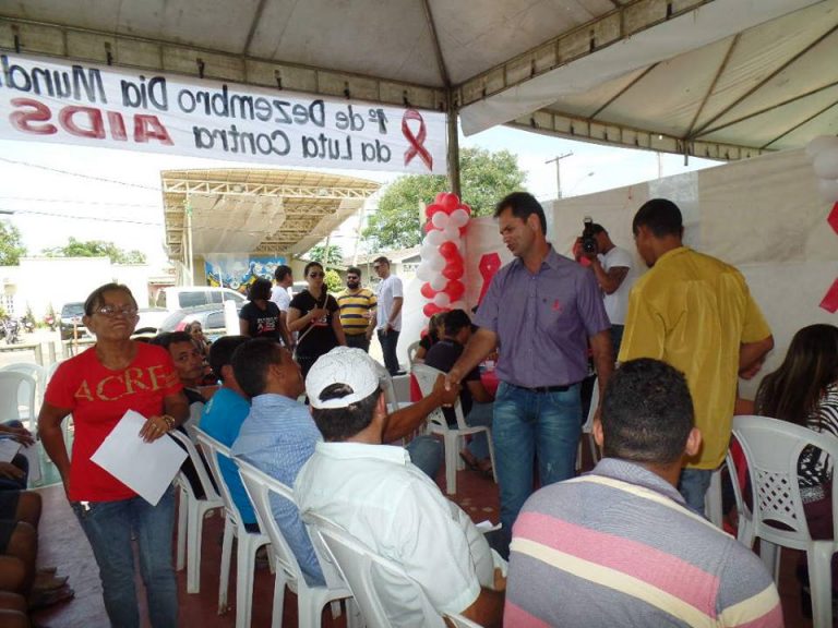 Mais de 200 pessoas fazem testes rápidos para HIV e Sífilis
