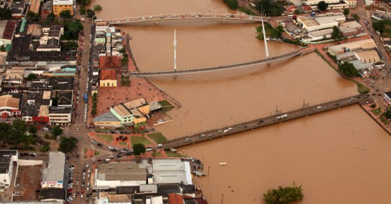 Nível do rio continua baixando na fronteira, mas sobe em Rio Branco