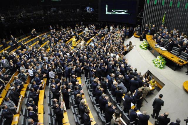 Câmara aprova urgência para votação de PL que cria fundo eleitoral de campanha