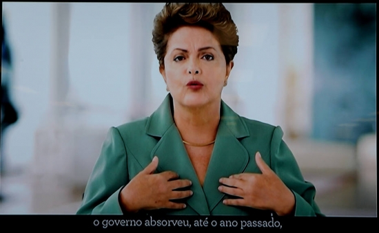 Na TV, Dilma dá ano como perdido e fala em “sacrifícios”