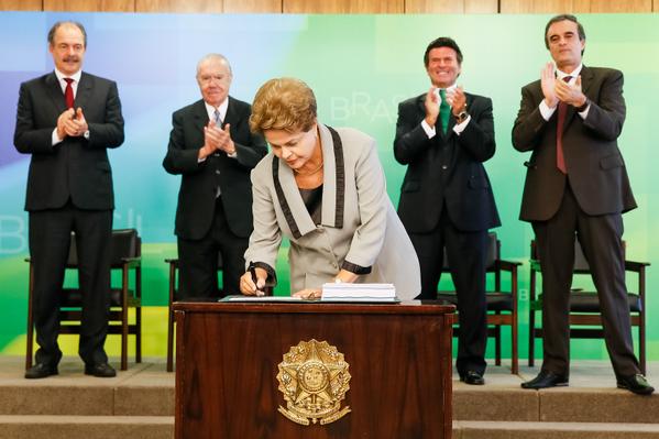 Dilma sanciona CPC e concede honorários a advogados públicos