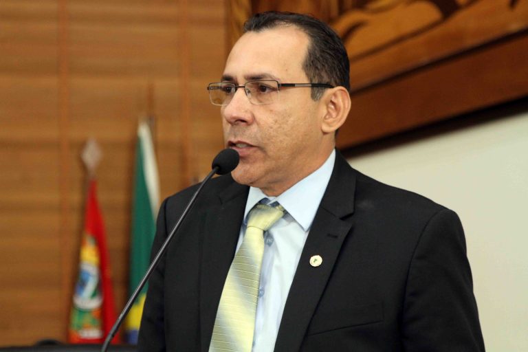 Deputado pede o cumprimento de convênio que beneficia pacientes do setor de hemodiálise do HC do Acre