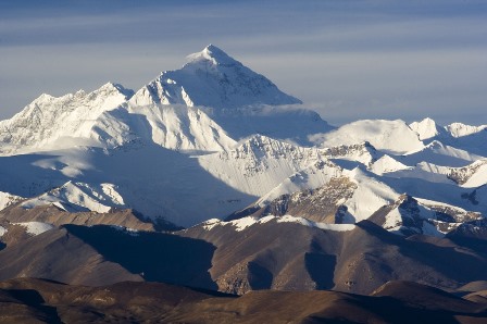 Monte Everest deslocou-se para sudoeste devido a terremoto no Nepal