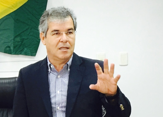Jorge Viana tenta esclarecer repercussão negativa de suposto apoio do PT a Eduardo Cunha