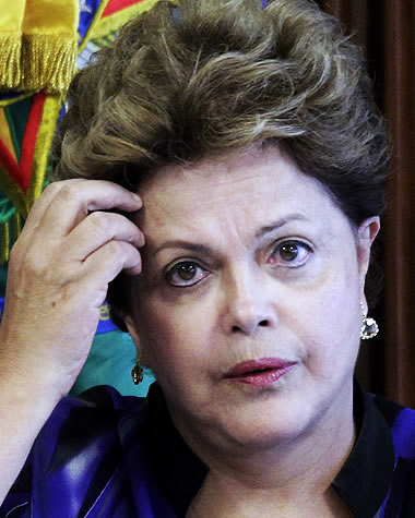 Dilma veta lei que estendia PEC da Bengala a todo o funcionalismo