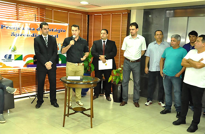 Presidente da Aleac, Ney Amorim garante oportunidade do primeiro emprego a jovens acreanos