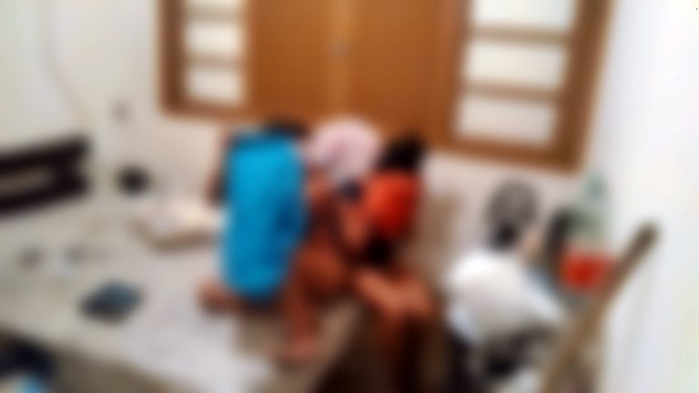 Adolescentes de 13 anos são flagradas em orgia com traficantes