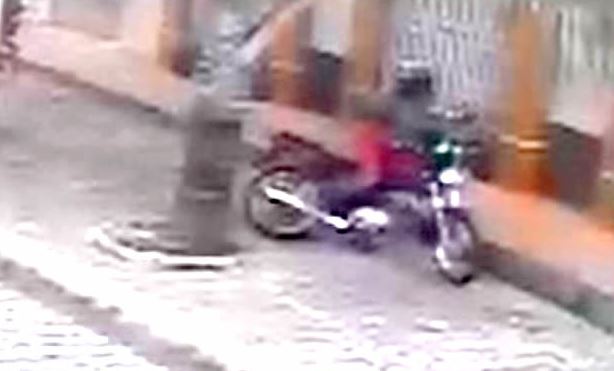 Proprietário “vacila” e ladrão se aproveita e foge em motocicleta pelas ruas de Rio Branco