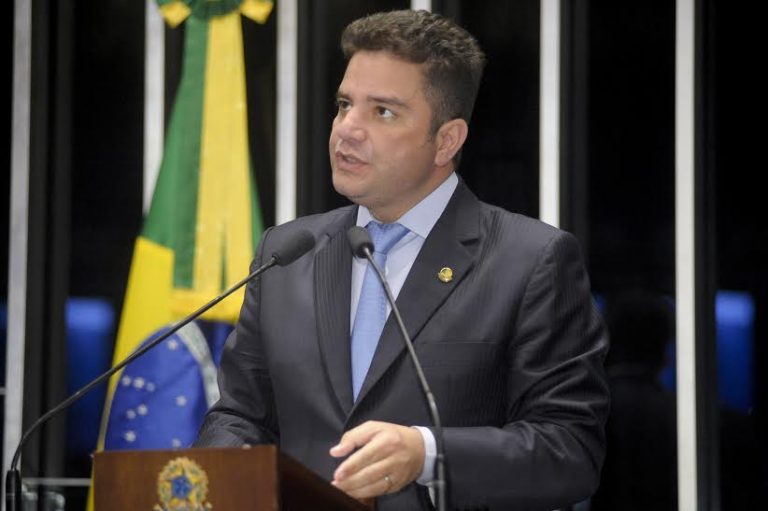 Senador Gladson Cameli leva seminário Drogas Por Quê? para Cruzeiro do Sul