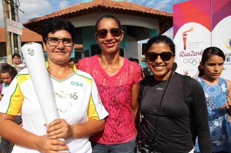 Ex- atleta do Rio Branco, acreana conduz a tocha olímpica em Porto Velho