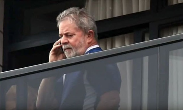 Lula diz que está triste, que tem “bons advogados” e que crê na Justiça, em transmissão na net