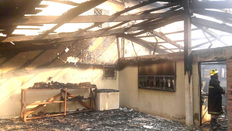 Suposto vazamento de gás provoca incêndio em restaurante
