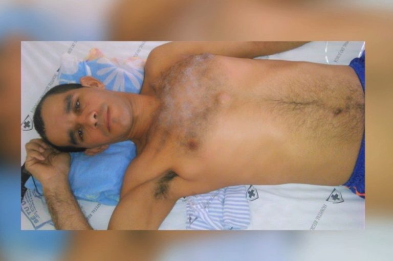 Homem com suspeita de câncer implora transferência para hospital de Rio Branco