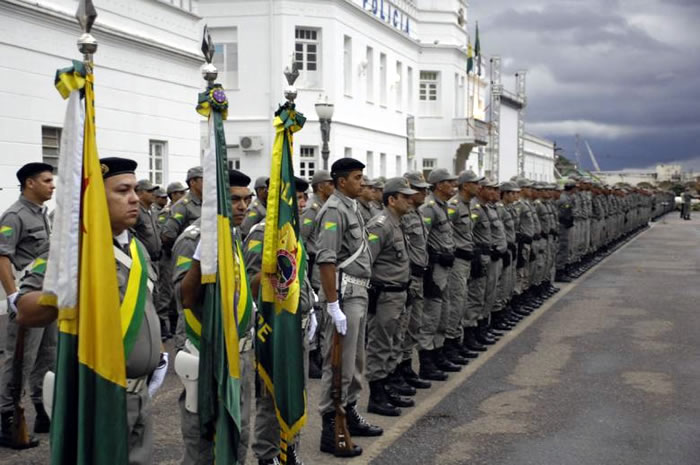 Comando da Policia Militar do Acre licencia doze praças