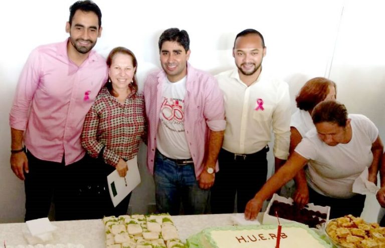 Com direito a bolo, servidores comemoram 60 anos de fundação do Pronto Socorro de Rio Branco