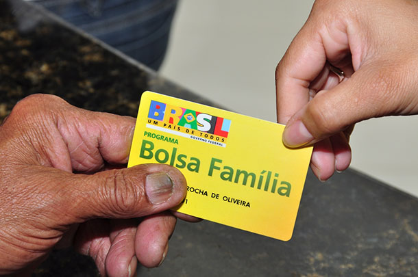 Beneficiários do Bolsa Família no Acre são convocados para atualizar dados